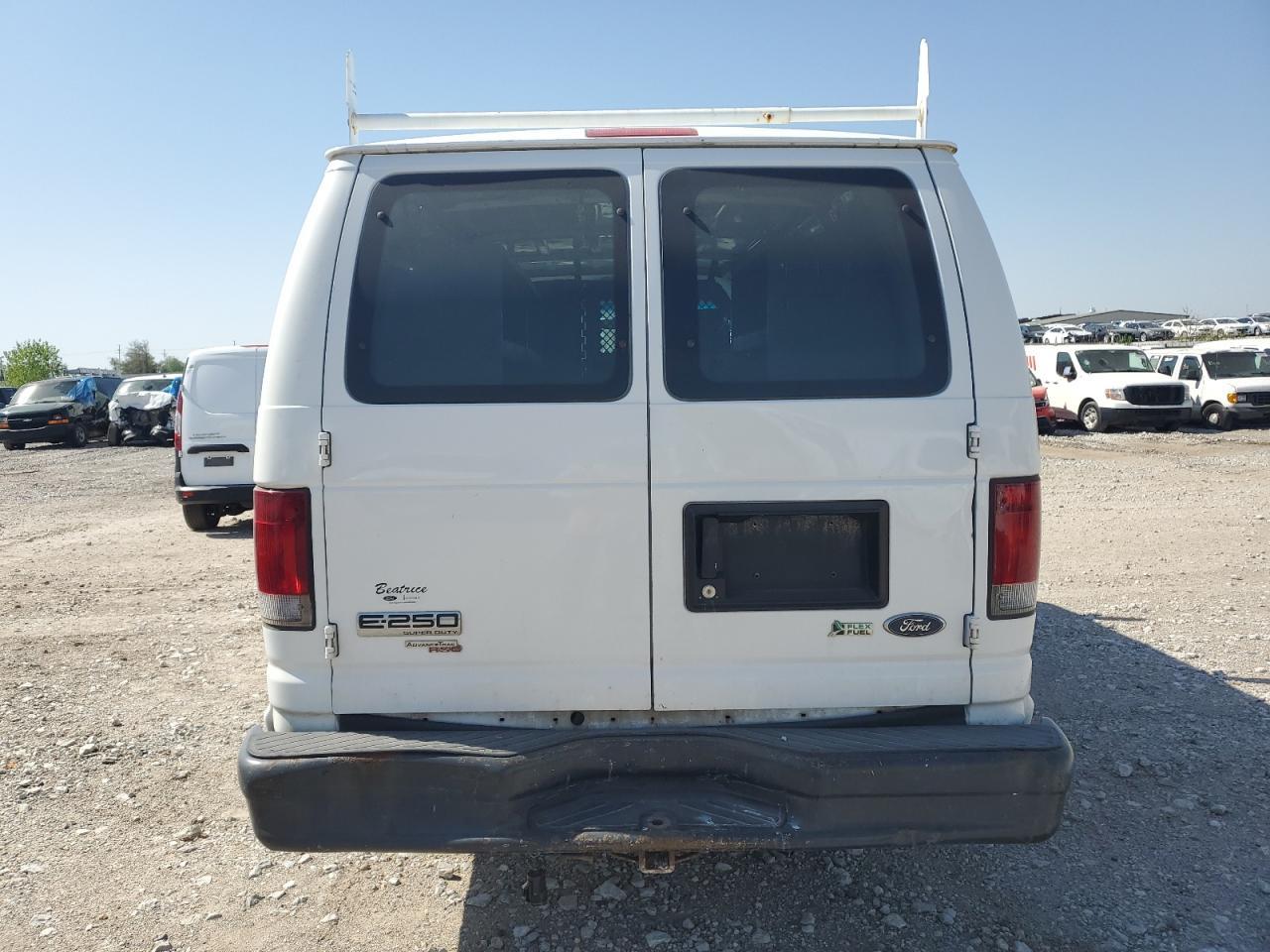 2011 Ford Econoline E250 Van - Фото 6