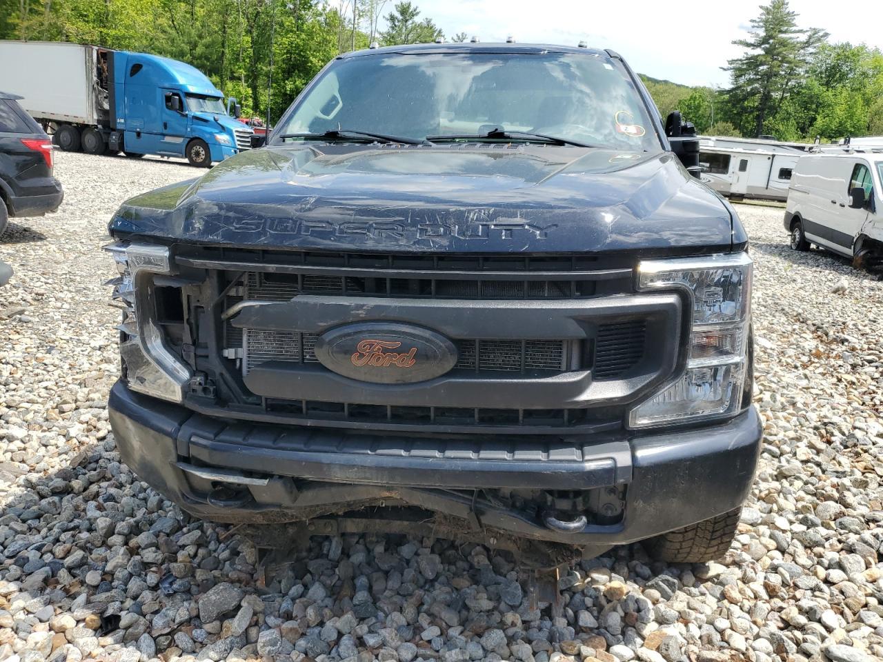 2022 Ford F350 Super Duty - Image 5