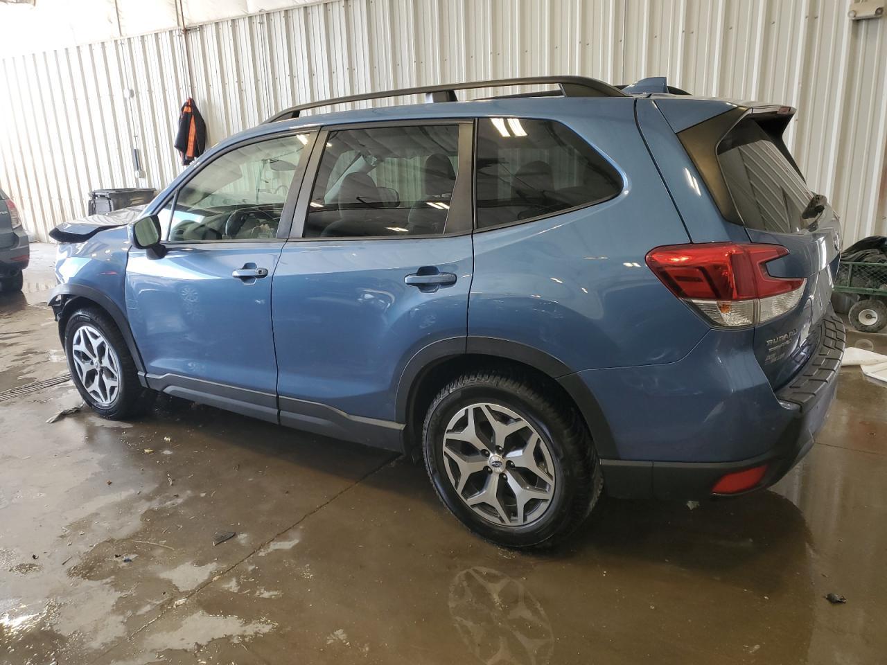 2020 Subaru Forester Premium - Image 2