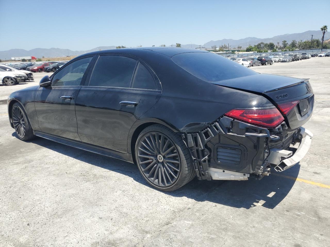 2022 Mercedes-Benz S 500 4Matic - Image 2