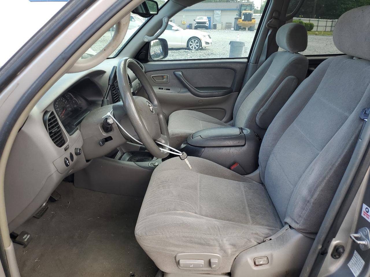 2004 Toyota Sequoia Sr5 - Фото 7