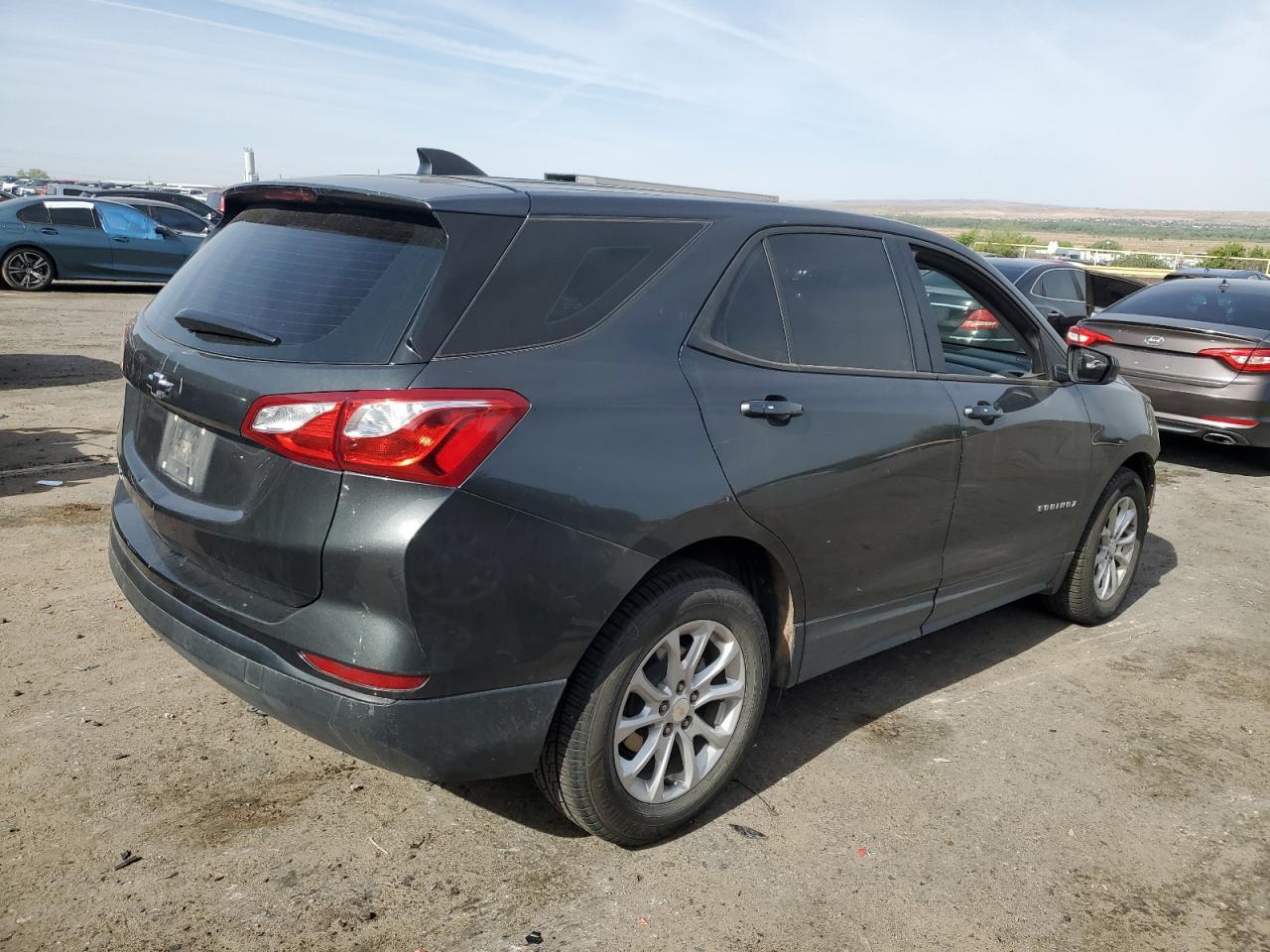 2019 Chevrolet Equinox Ls - Фото 3