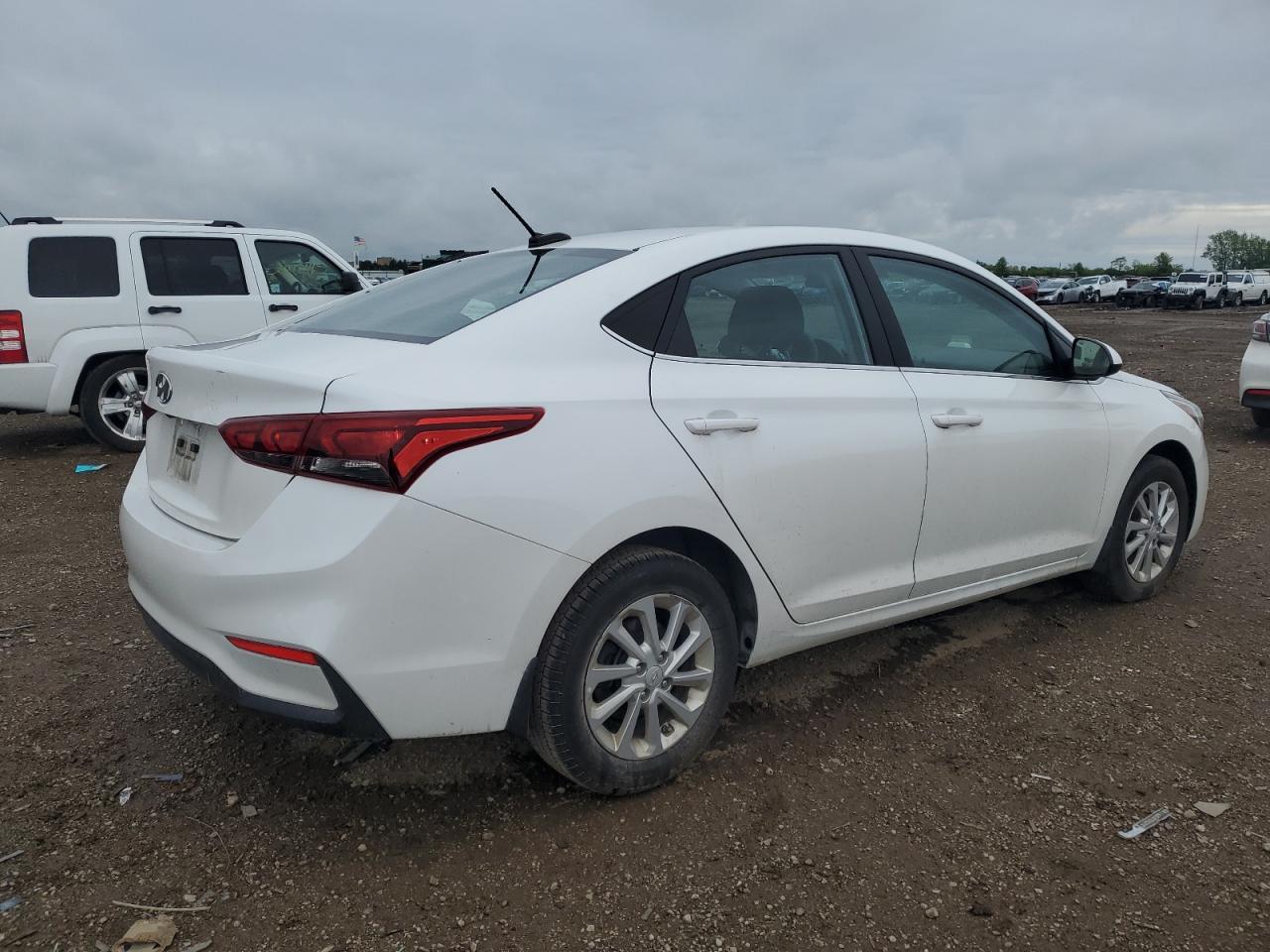 2022 Hyundai Accent Se - Фото 3