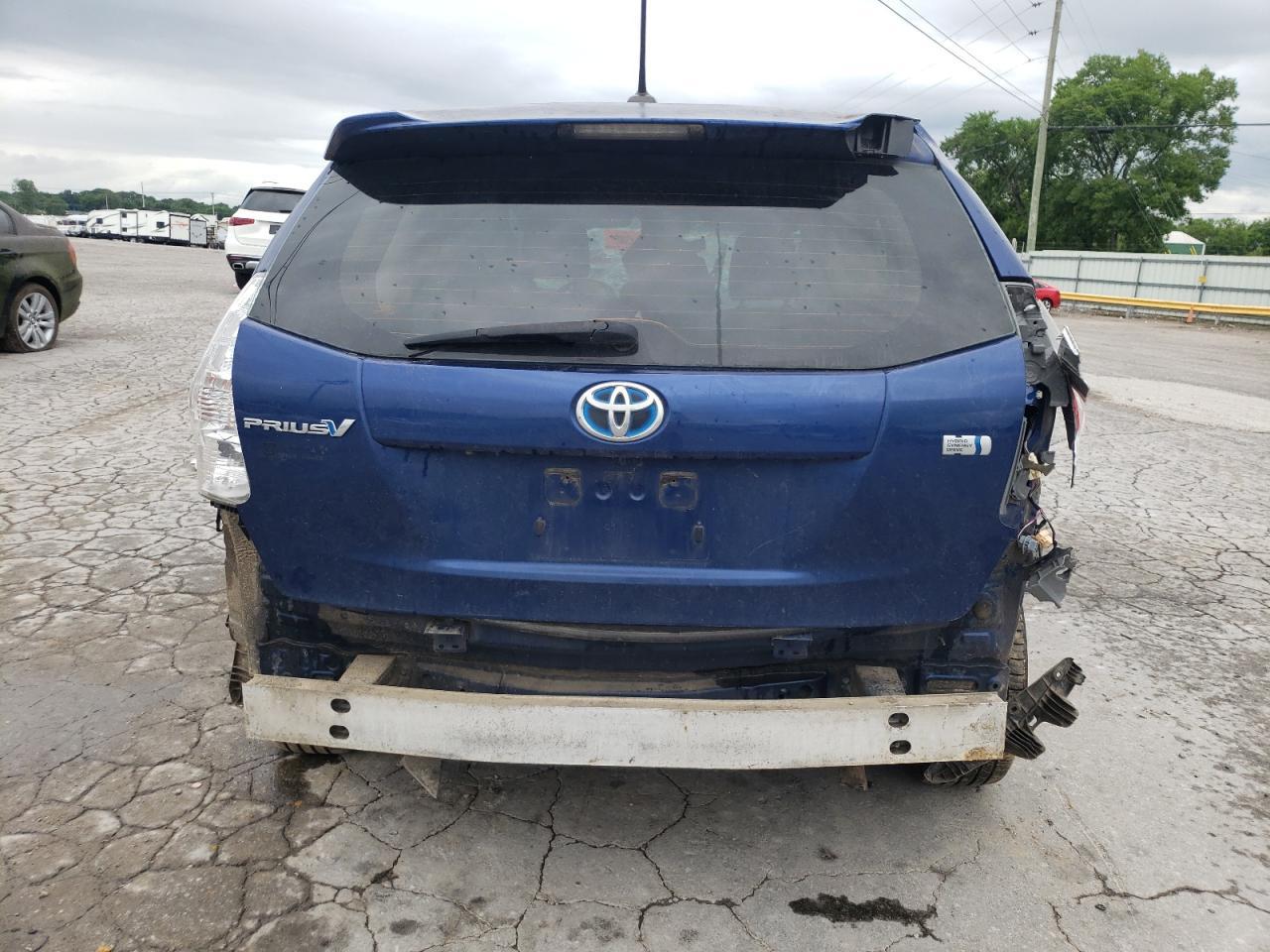 2013 Toyota Prius V - Image 6