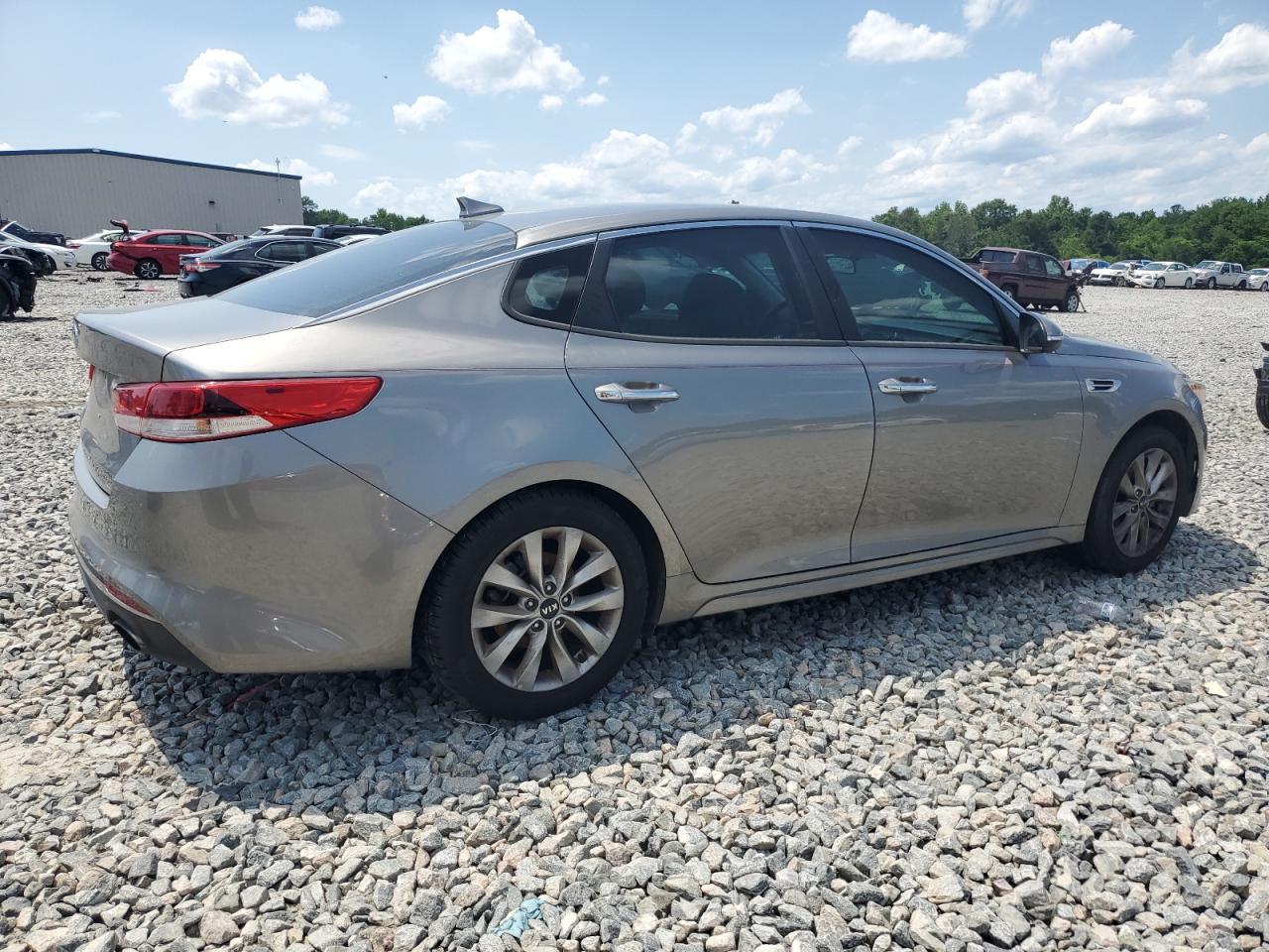 2017 Kia Optima Lx - Фото 3