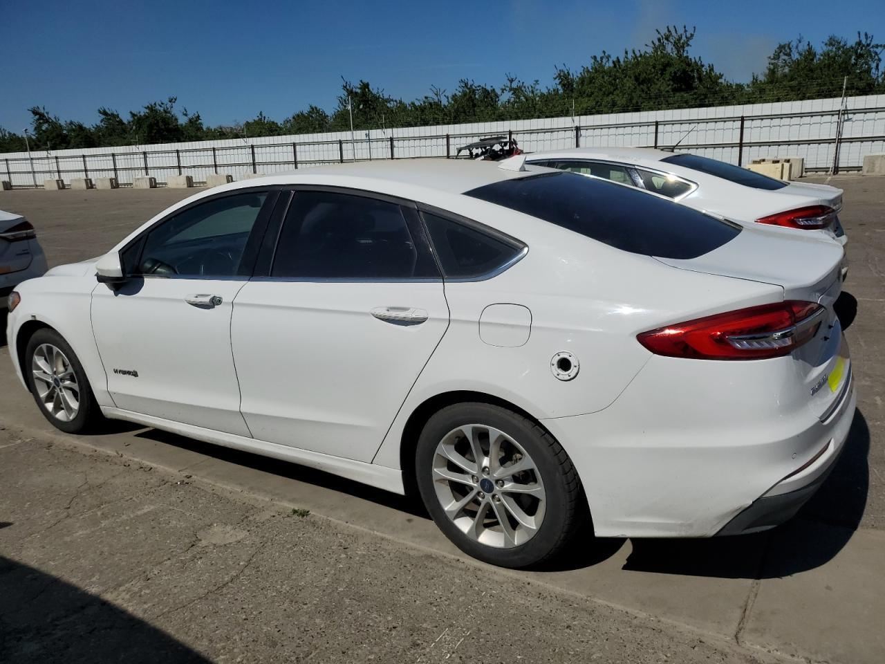 2019 Ford Fusion Se - Фото 2