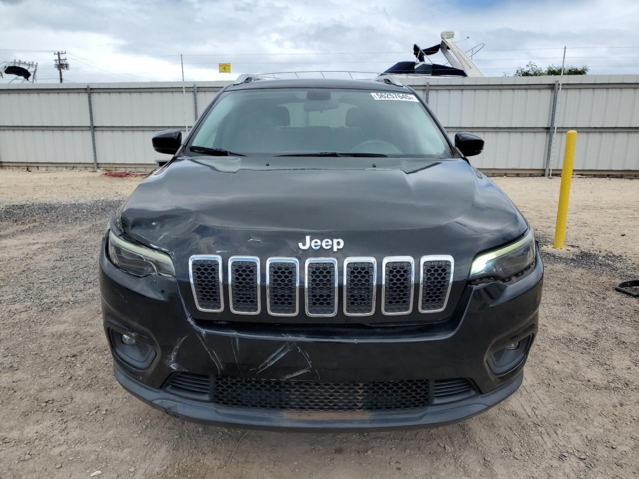 2019 Jeep Cherokee Latitude Plus - Image 5