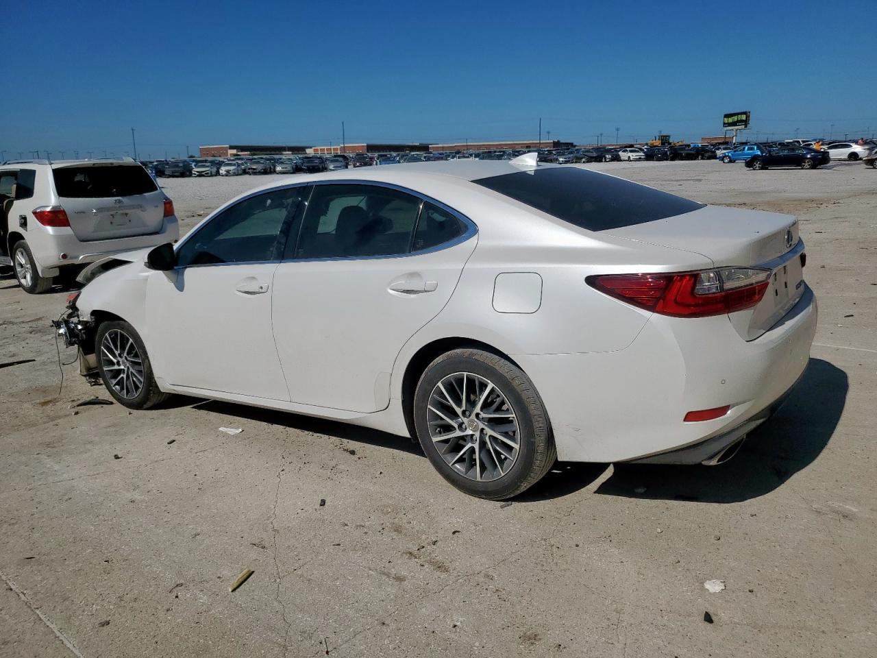 2016 Lexus Es 350 - Image 2