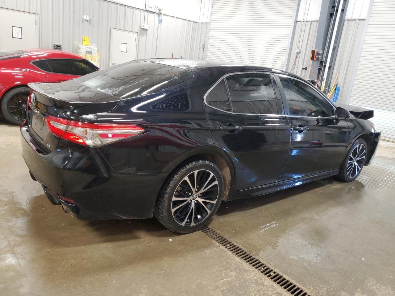 2018 Toyota Camry L - Фото 3