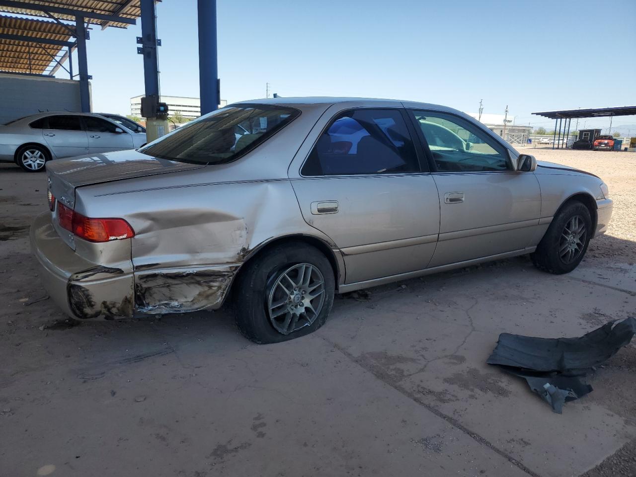 2001 Toyota Camry Le - Фото 3