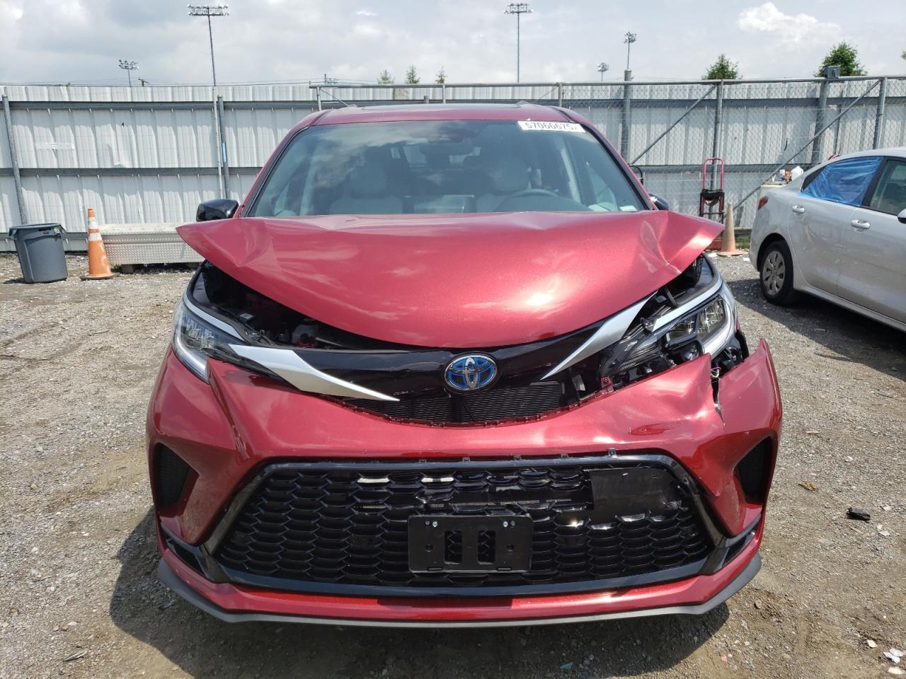 2024 Toyota Sienna Xse - Фото 5