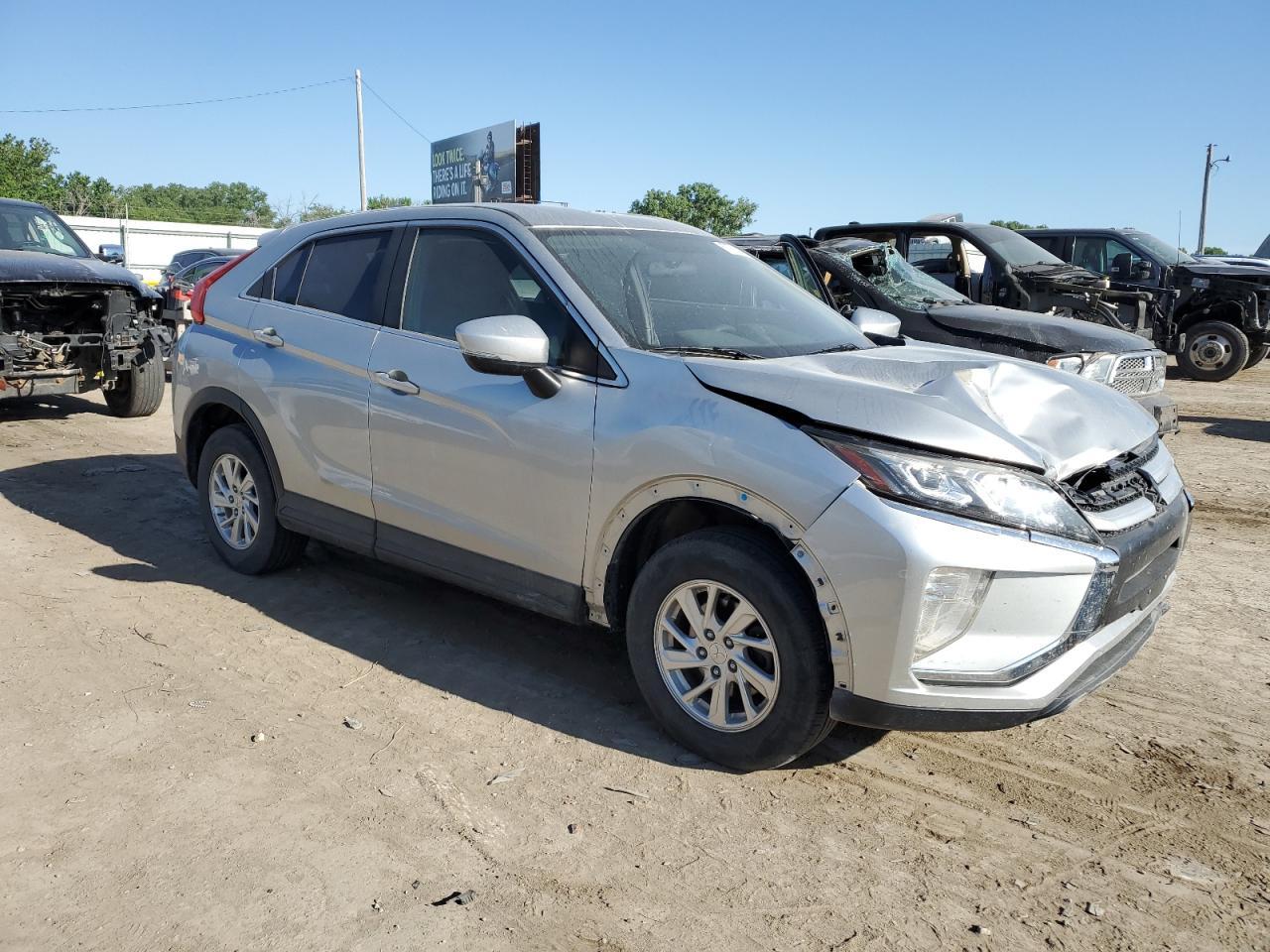 2019 Mitsubishi Eclipse Cross Es - Image 4