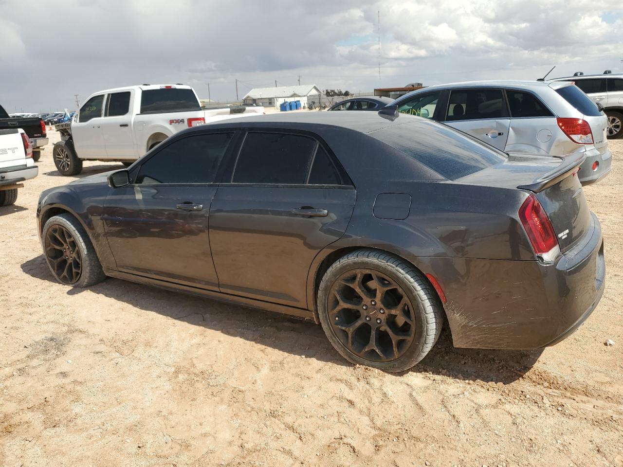 2017 Chrysler 300 S - Фото 2