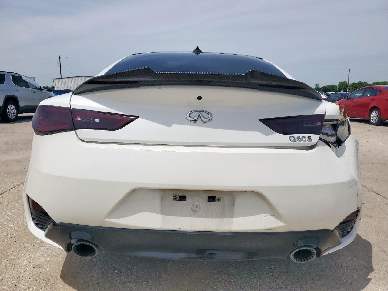 2017 Infiniti Q60 Red Sport 400 - Image 6