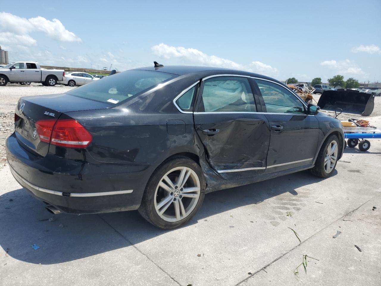 2013 Volkswagen Passat Sel - Image 3