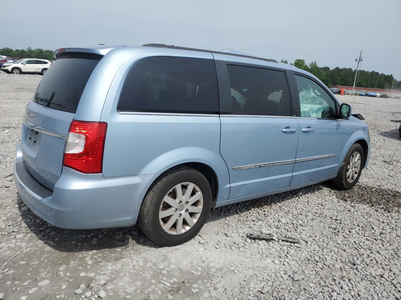 2013 Chrysler Town & Country Touring - Фото 3