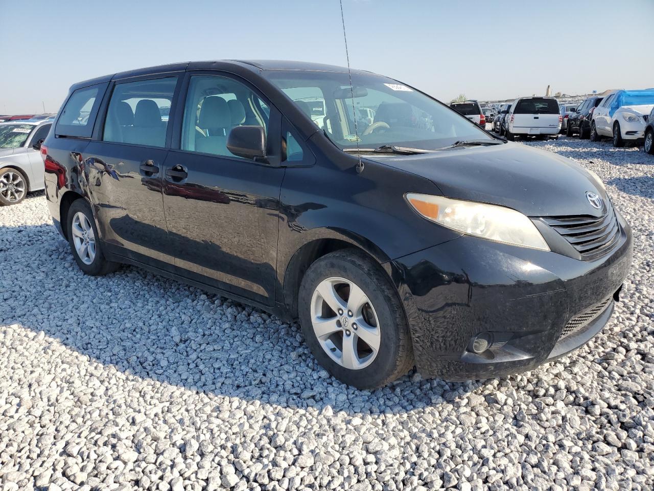 2014 Toyt Sienna - Image 4
