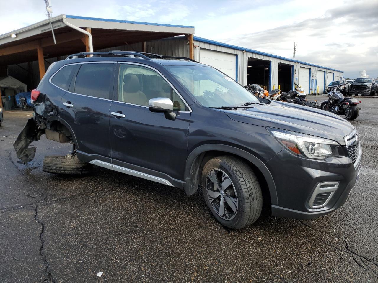 2019 Subaru Forester Touring - Image 4