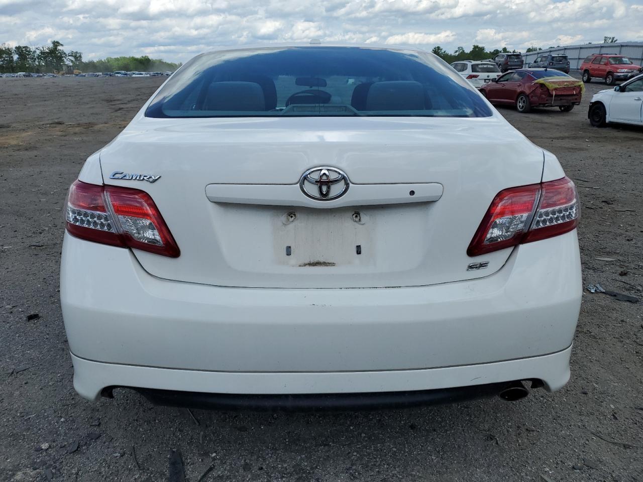 2011 Toyota Camry Se - Фото 6