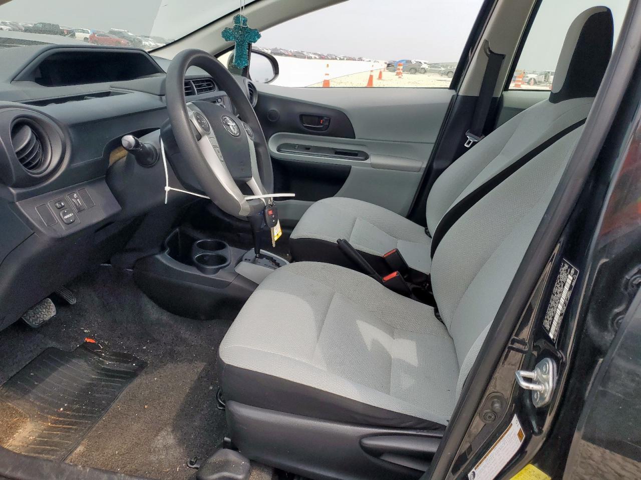 2014 Toyota Prius C - Фото 7