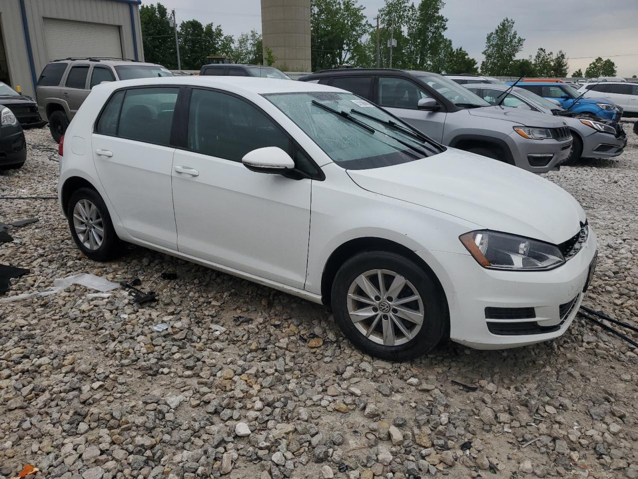 2017 Volkswagen Golf S - Image 4