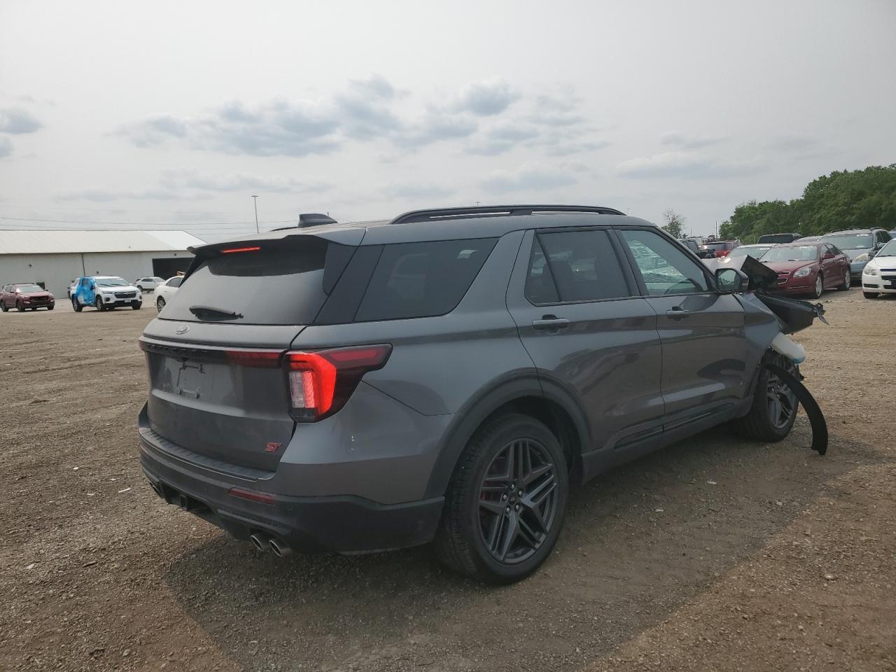 2025 Ford Explorer St - Фото 3