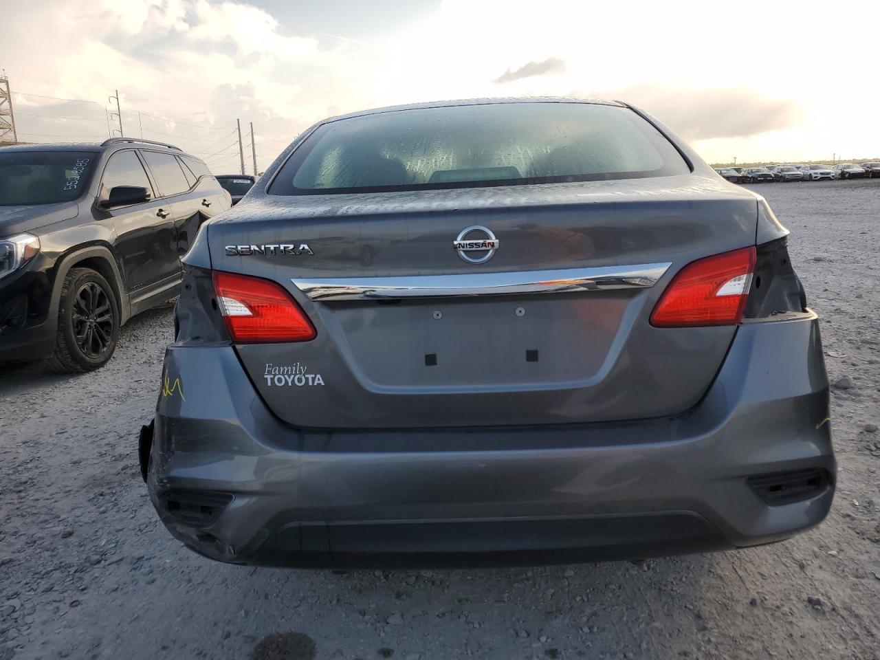 2018 Nissan Sentra S - Фото 6