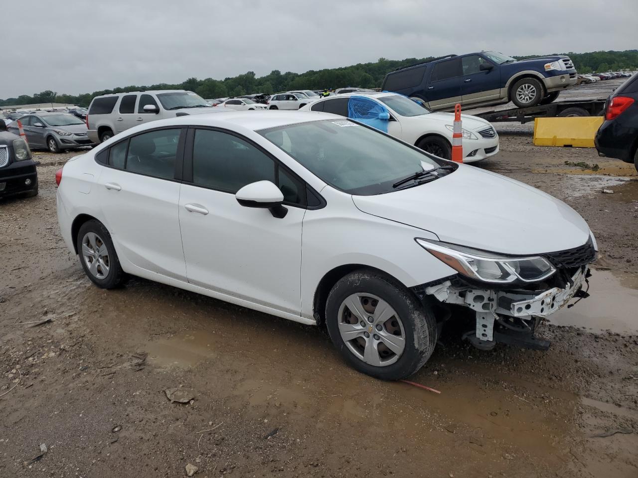 2017 Chevrolet Cruze Ls - Image 4
