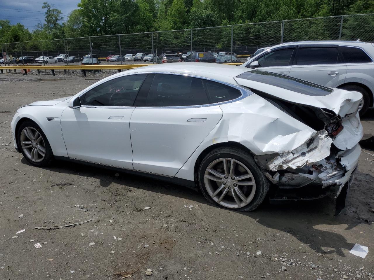 2014 Tesla Model S - Фото 2