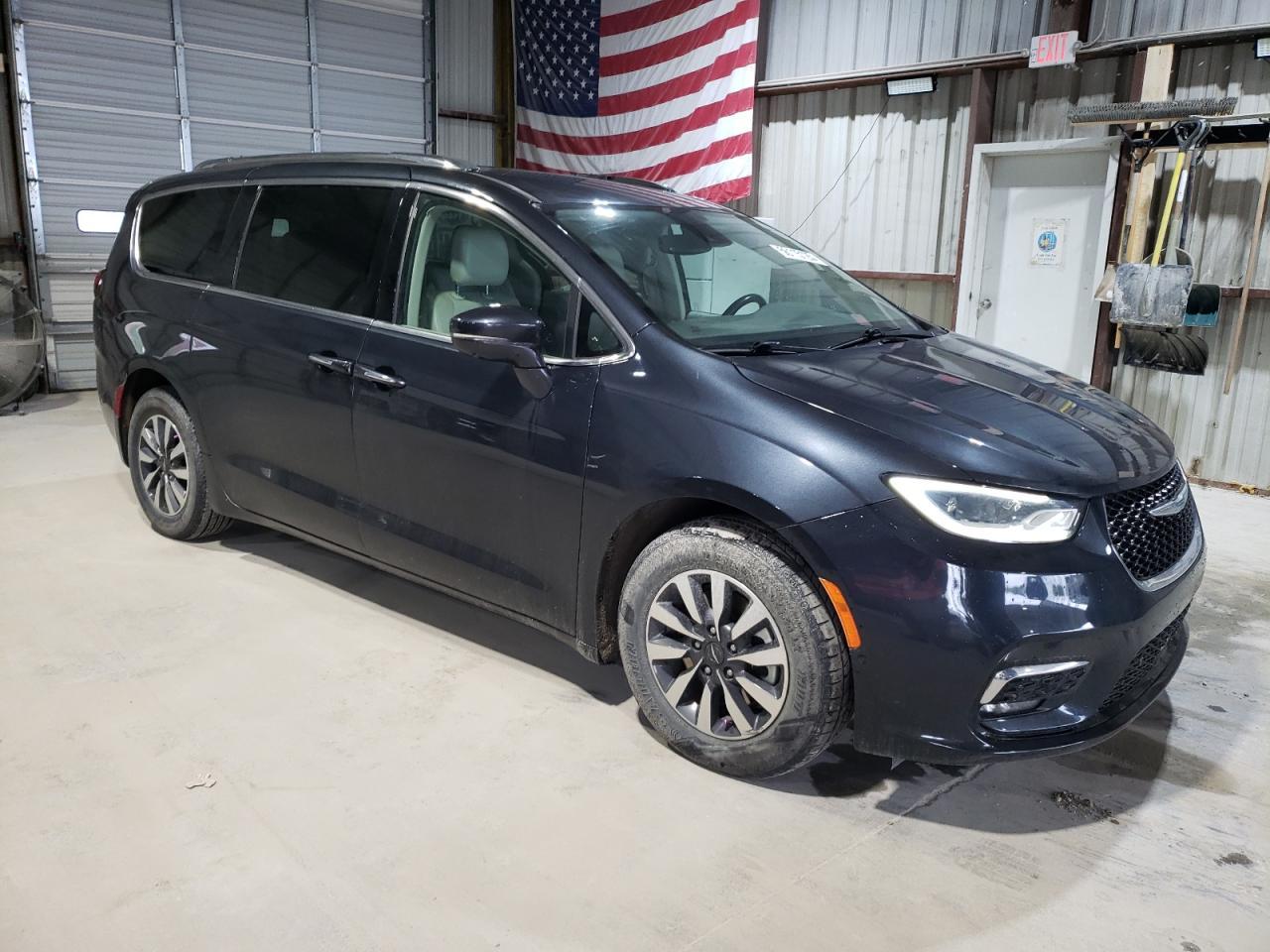 2021 Chrysler Pacifica Hybrid Touring L - Фото 4