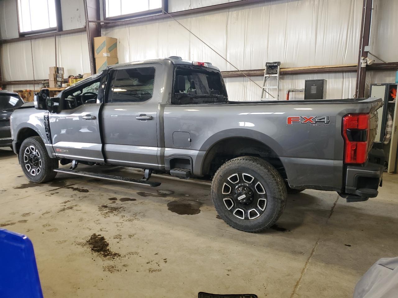 2025 Ford F350 Super Duty - Фото 2