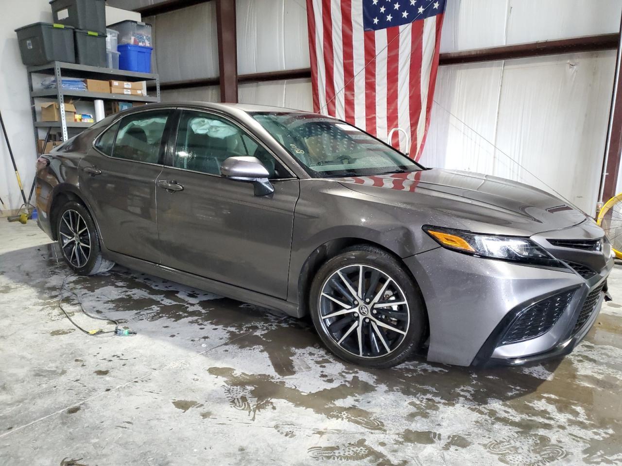 2021 Toyota Camry Se - Image 4