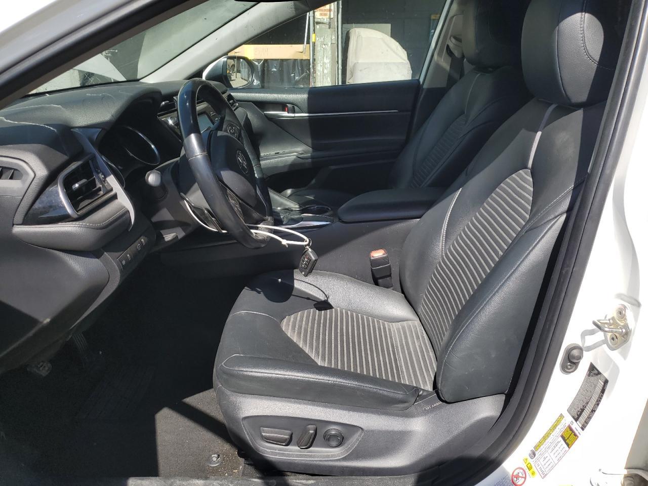 2019 Toyota Camry L - Фото 7