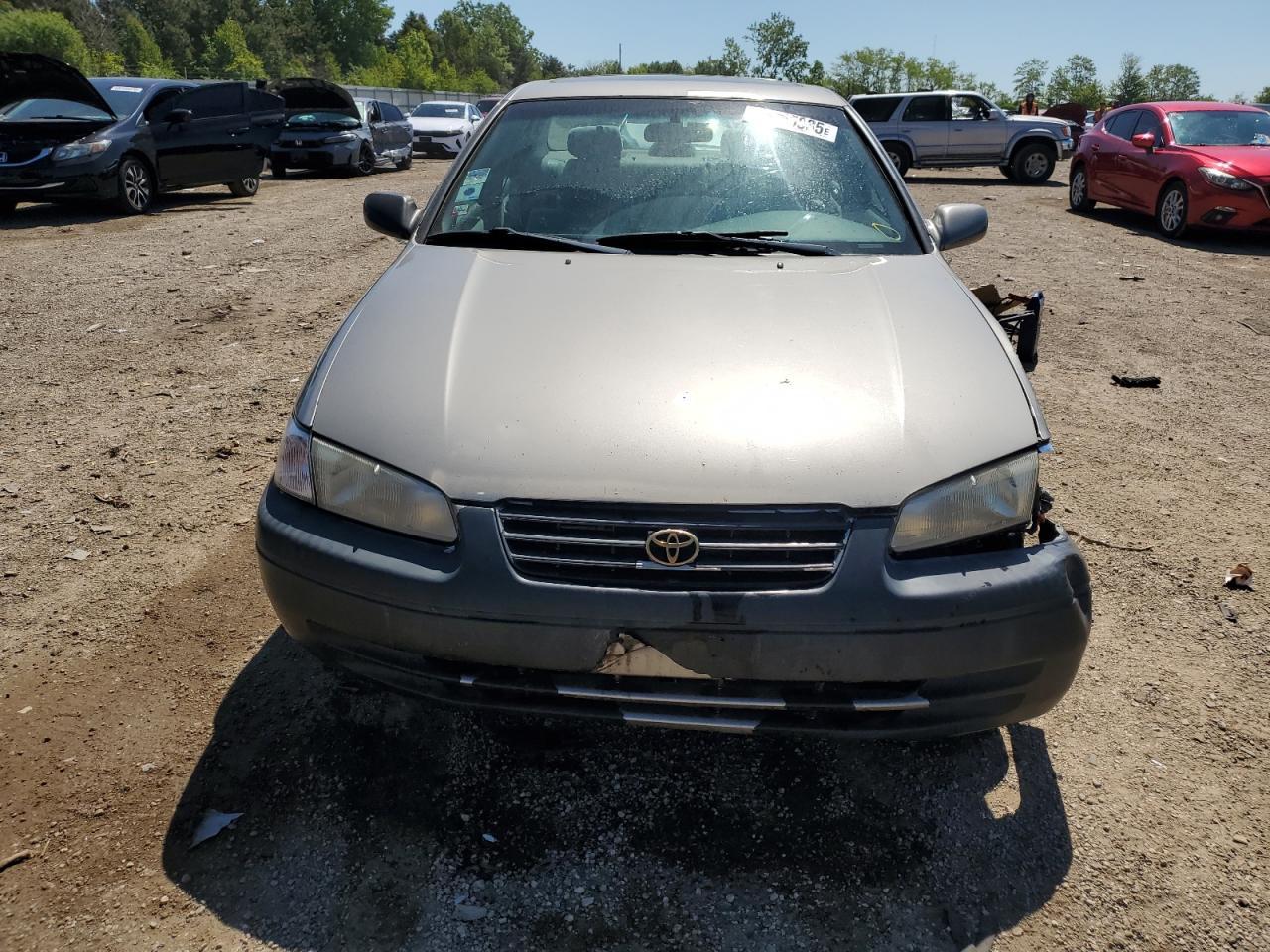 1998 Toyota Camry Ce - Фото 5