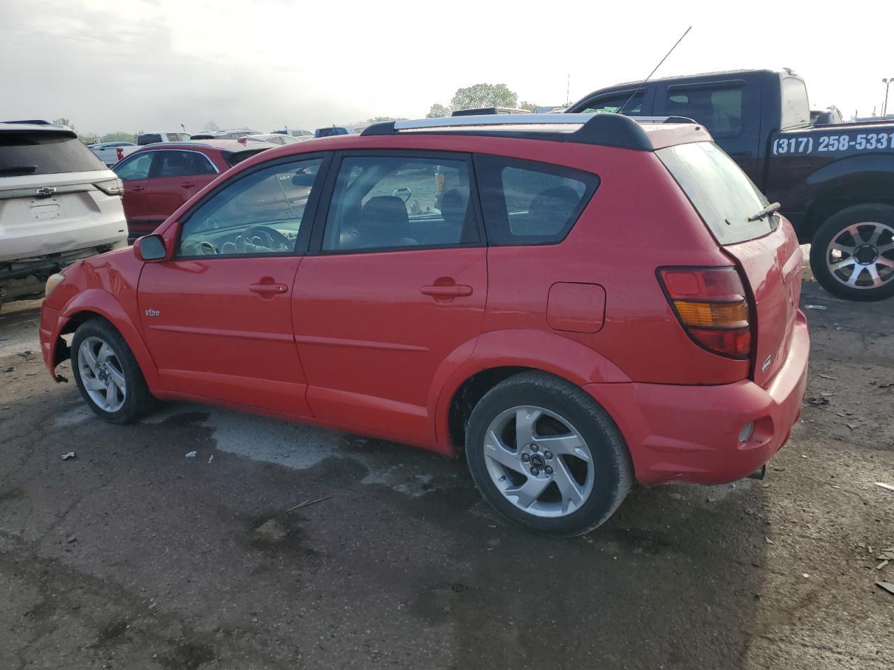 2005 Pontiac Vibe - Image 2