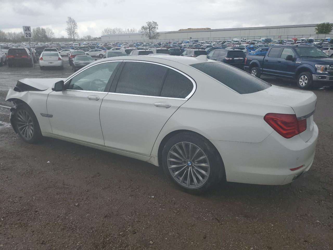 2012 BMW 750 Xi - Image 2