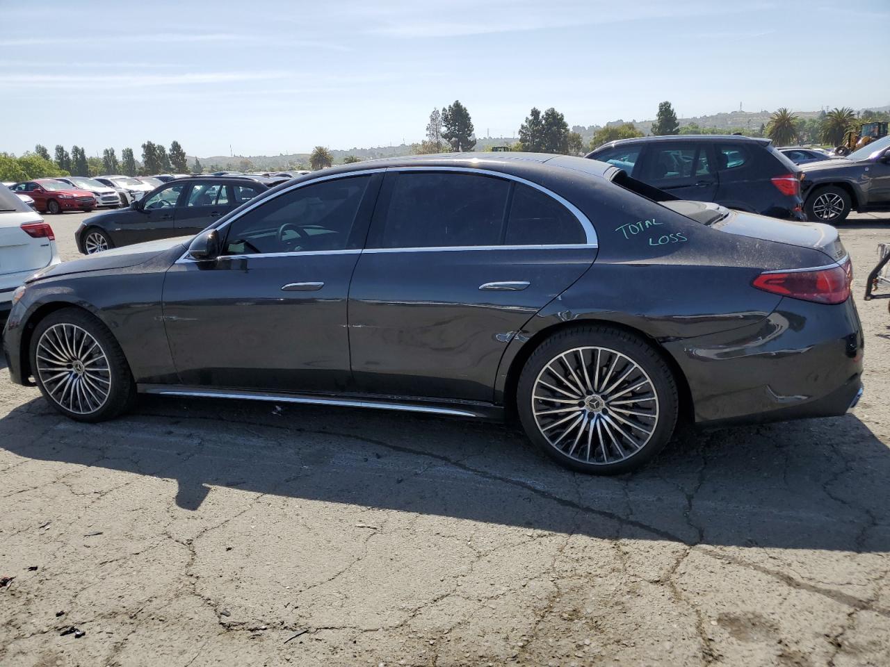 2025 Mercedes-Benz E 350 - Фото 2