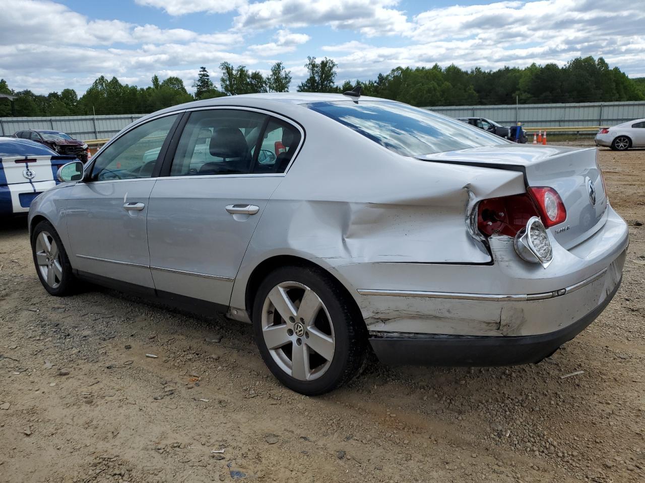 2008 Volkswagen Passat Komfort - Image 2
