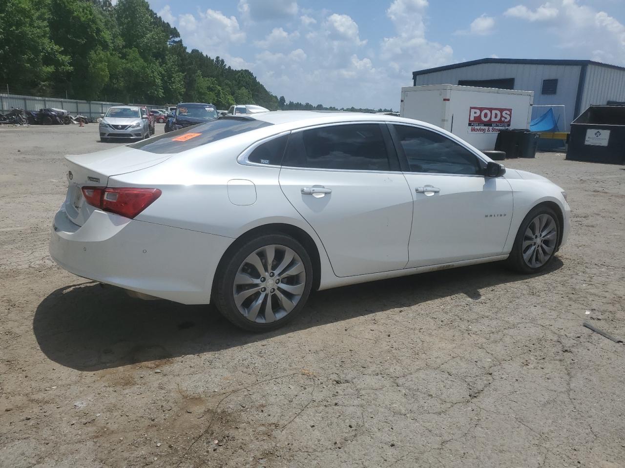 2017 Chevrolet Malibu Premier - Image 3