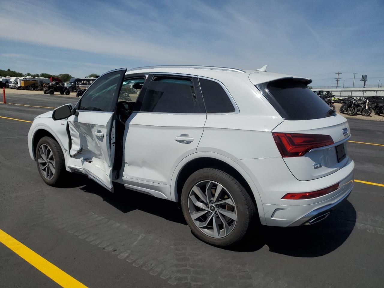 2023 Audi Q5 Premium Plus 45 - Фото 2