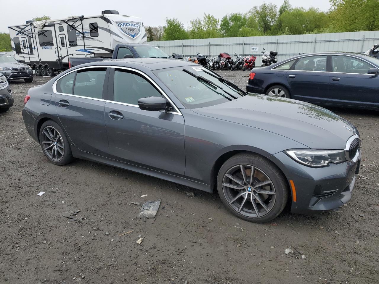 2019 BMW 330Xi - Фото 4