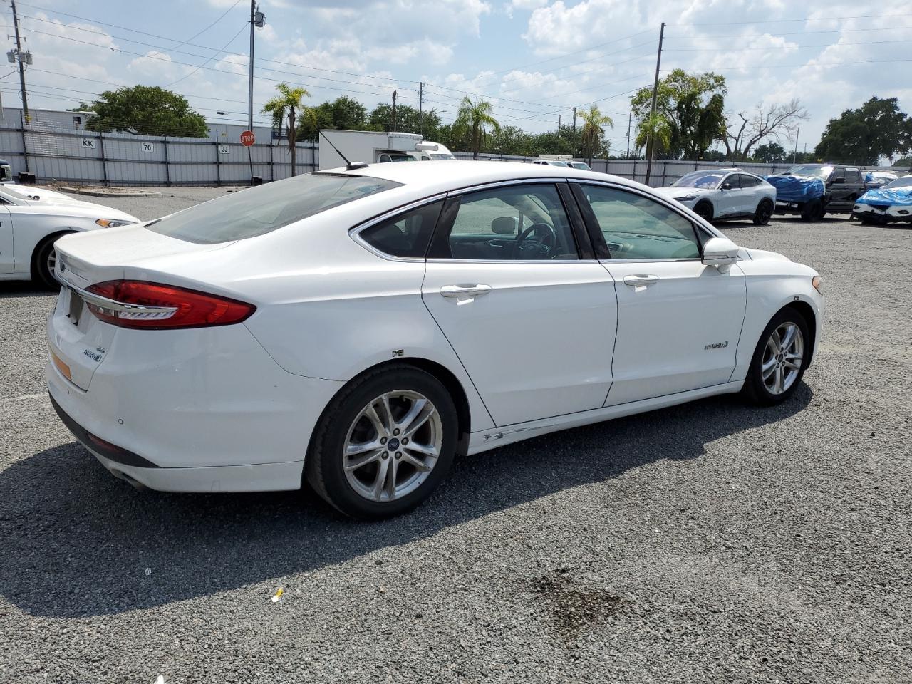 2018 Ford Fusion Se Hybrid - Image 3