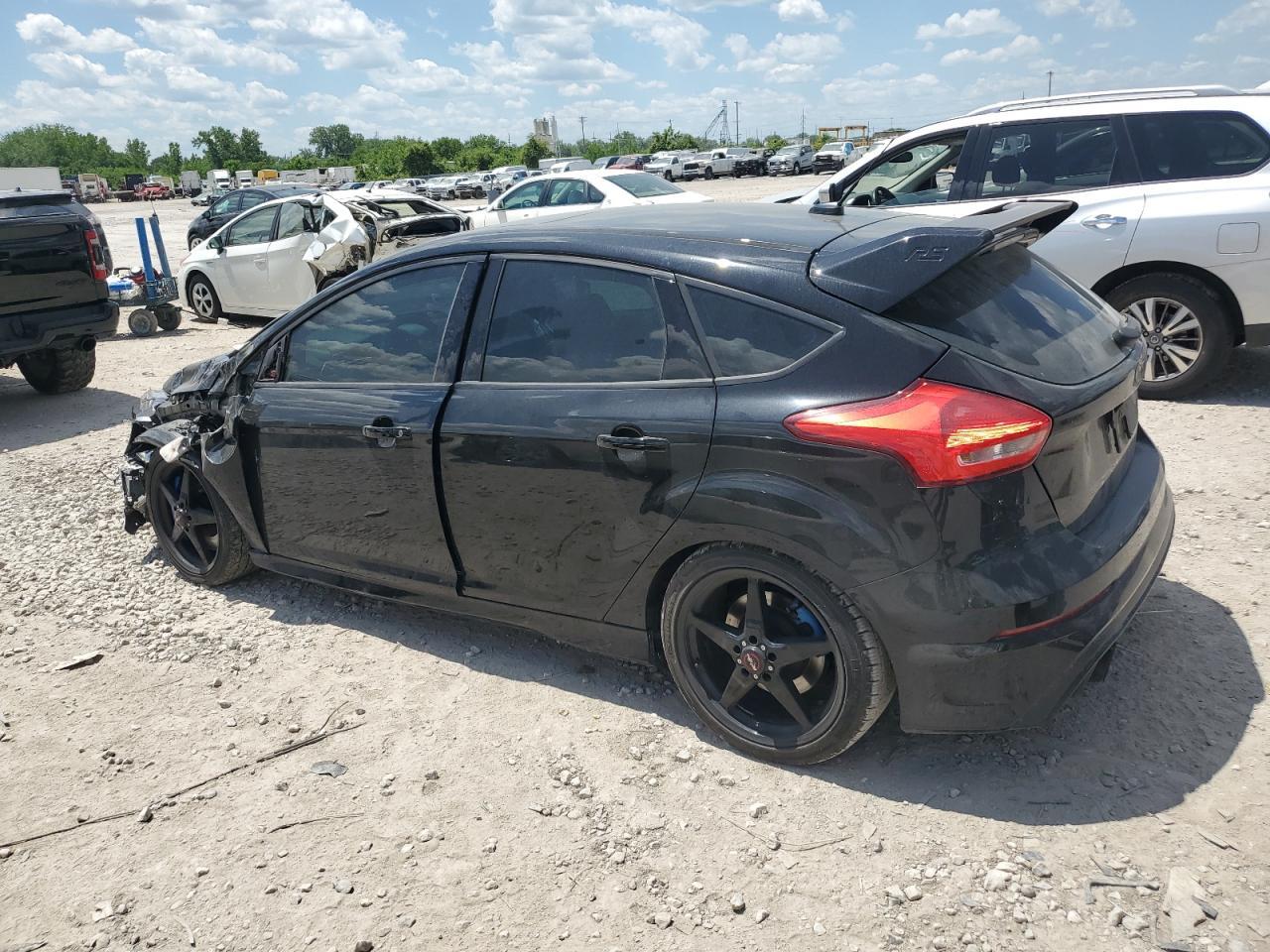 2016 Ford Focus Rs - Фото 2