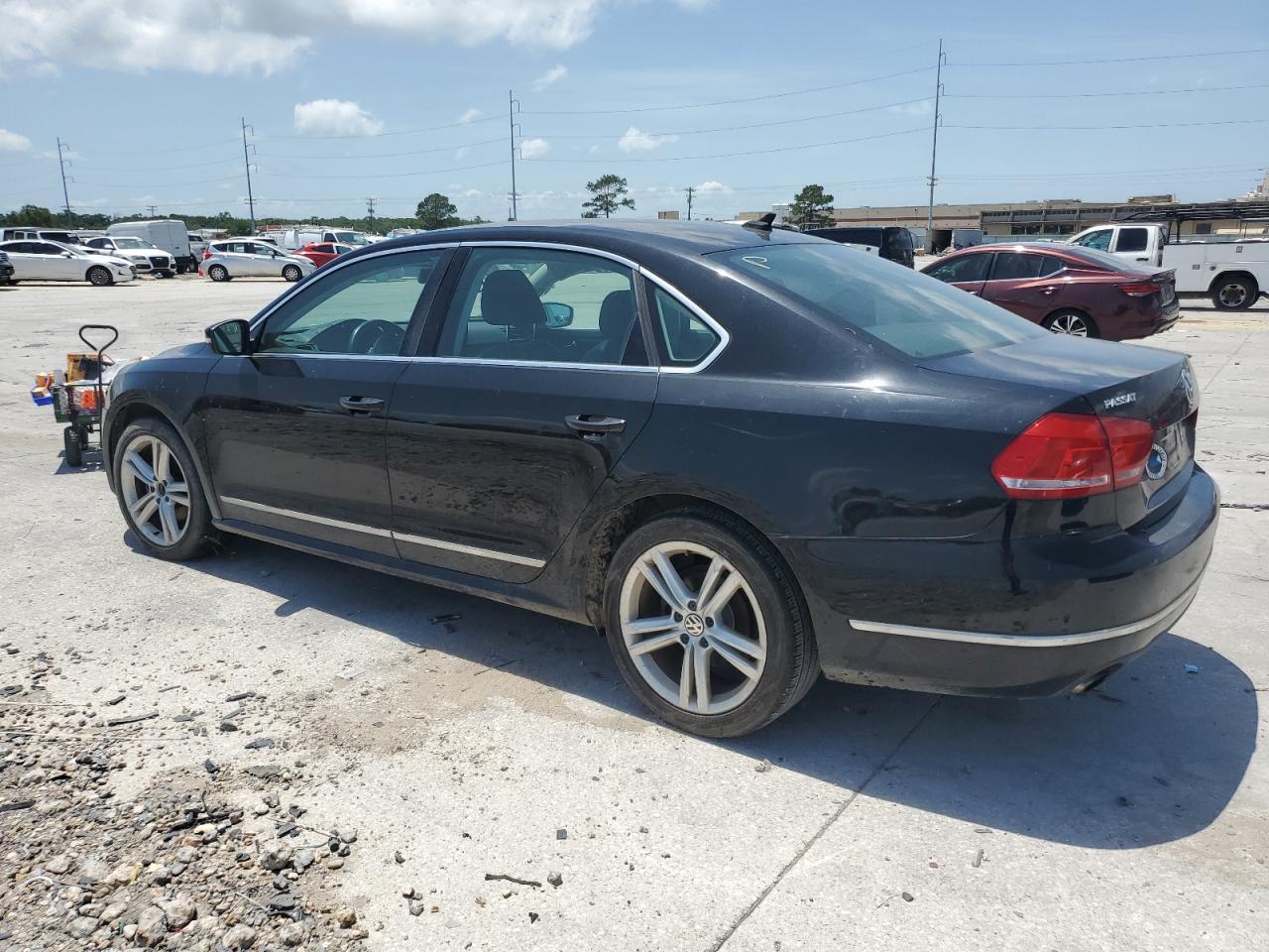 2013 Volkswagen Passat Sel - Image 2
