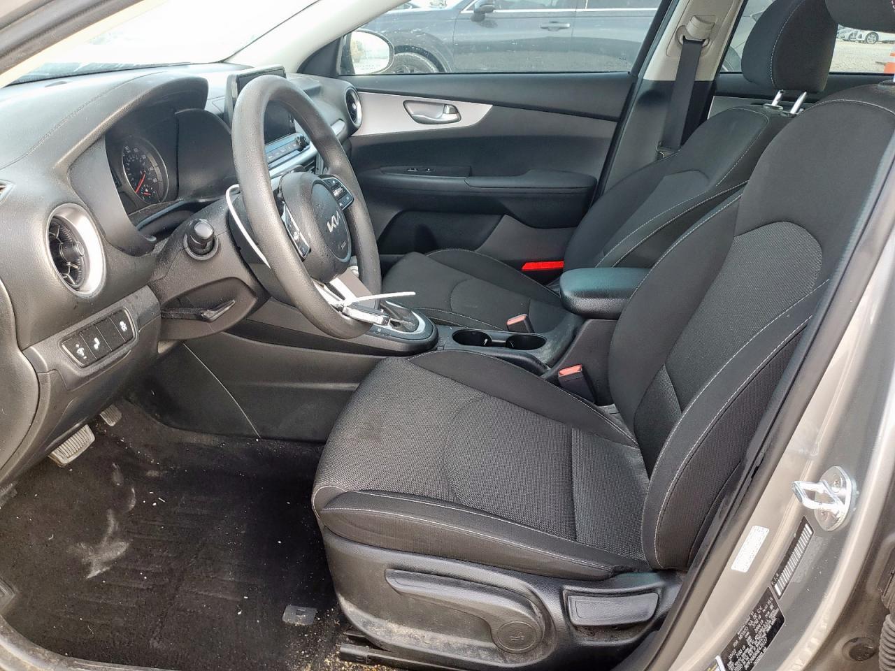 2022 Kia Forte Fe - Image 7