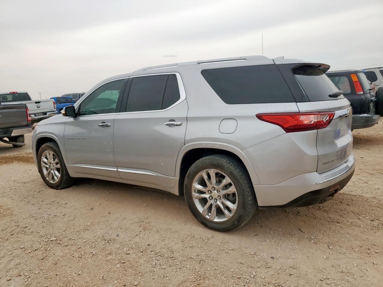2019 Chevrolet Traverse High Country - Фото 2