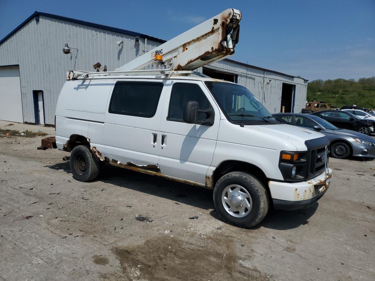 2010 Ford Econoline E350 Super Duty Van - Image 4