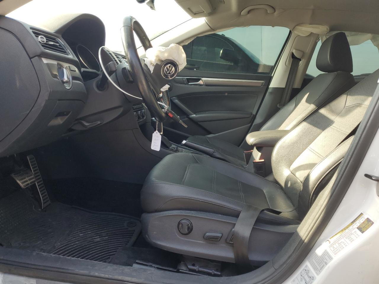 2017 Volkswagen Passat R-Line - Фото 7