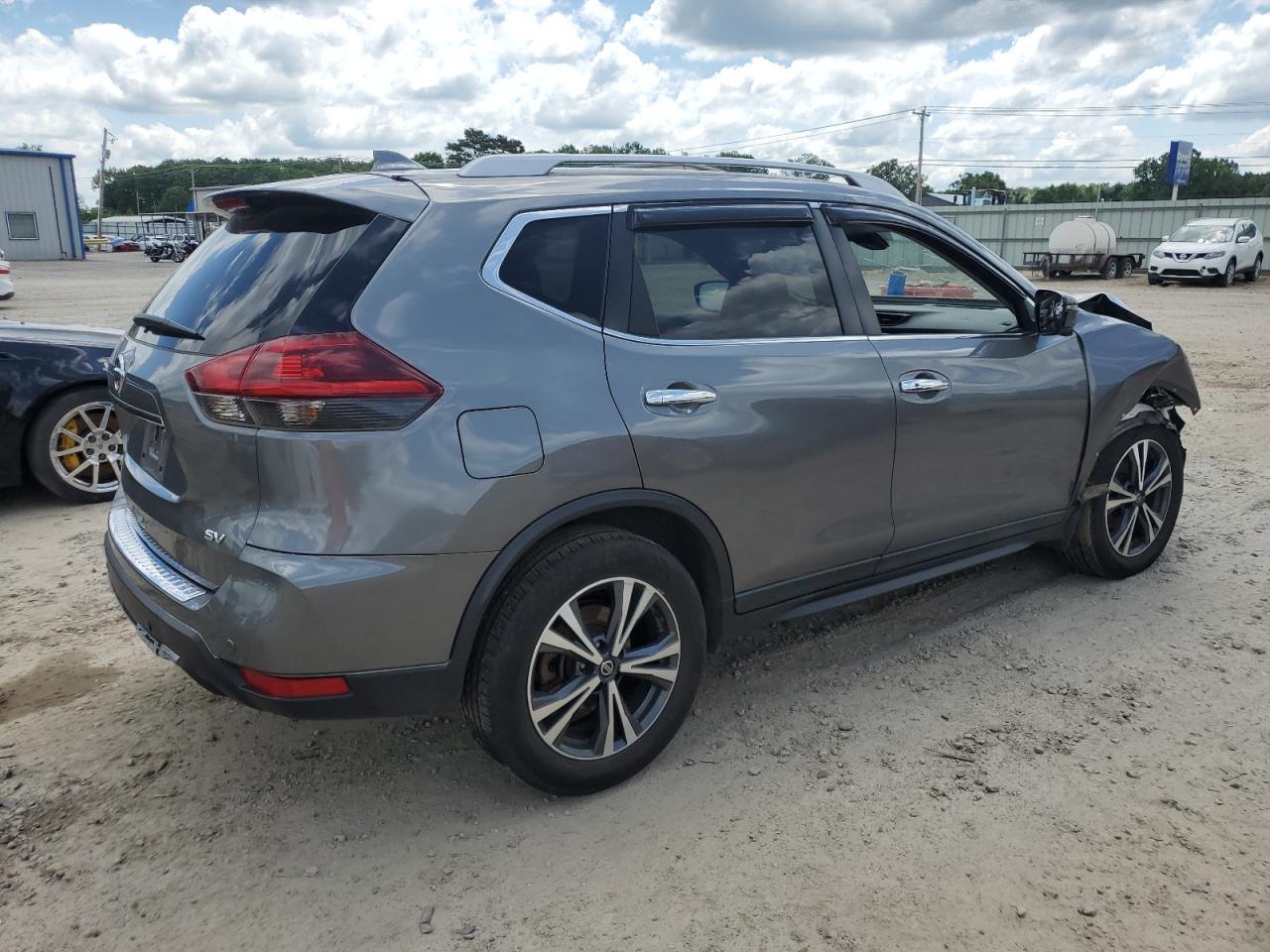 2019 Nissan Rogue Sv - Image 3