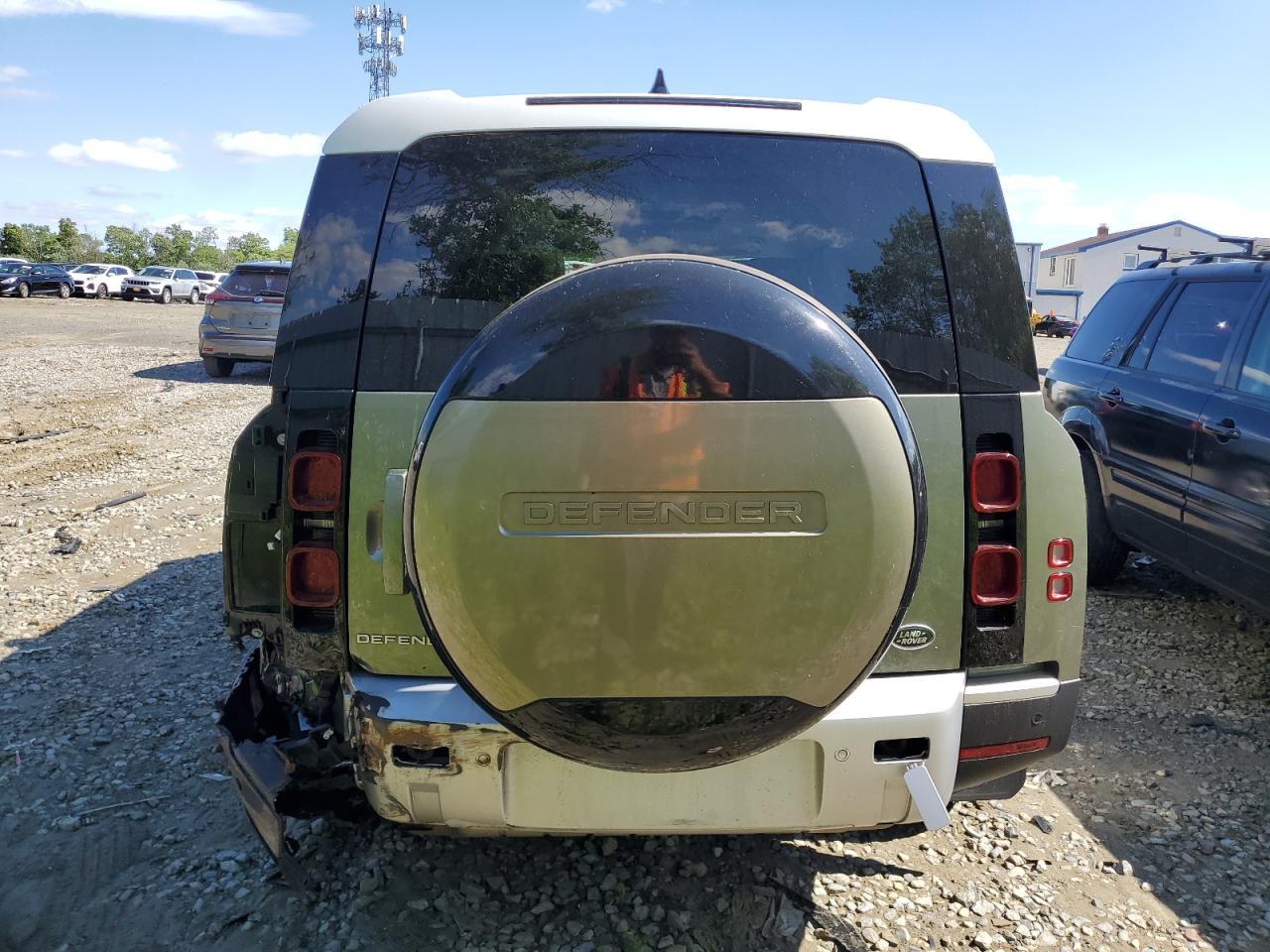 2023 Land Rover Defender 130 S - Фото 6
